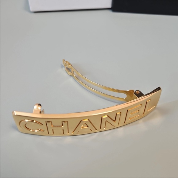 CHANEL GOLD HAIR BARETTE - Picture 3 of 10